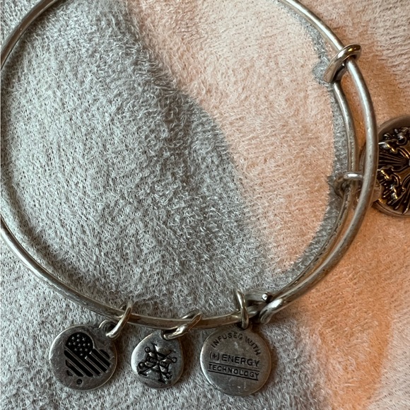 Alex and Ani, Armenian Cross charm expandable Rafaelian bangle bracelet, copper - Picture 6 of 6